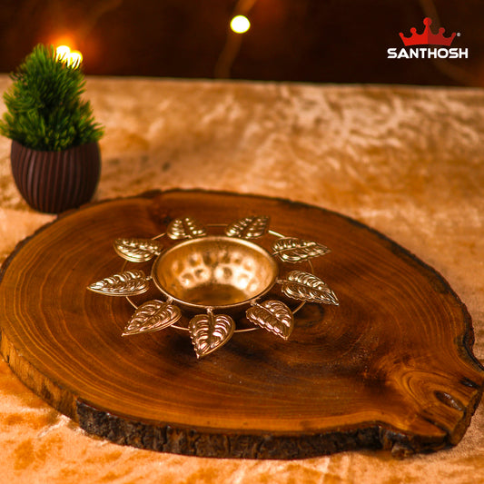 Iron 10 Leaf Urli – 7 Inch Length | Traditional Decorative Bowl for Pooja, Diyas & Home Décor