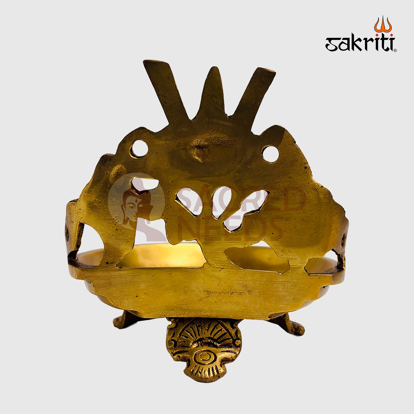 Brass Shankh Chakra Vilakku – 4.8 Inch | Sacred Oil Lamp for Temple & Rituals