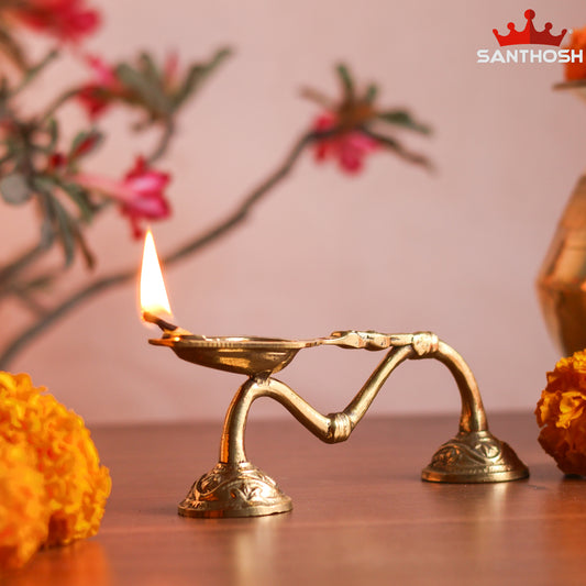 Sacred Needs Brass One Mukh Kodi Aarti – 2.4 Inch (6.1 cm) Height | Traditional Brass Aarti Lamp for Pooja, Temple Rituals & Home Worship