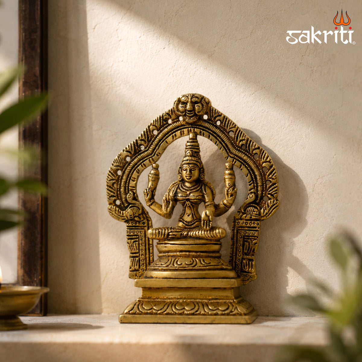 Brass Lakshmi Idol with Arch – 5.2 Inch (13.2 cm) Height | Goddess Lakshmi Statue for Home Temple, Pooja Room & Traditional Décor