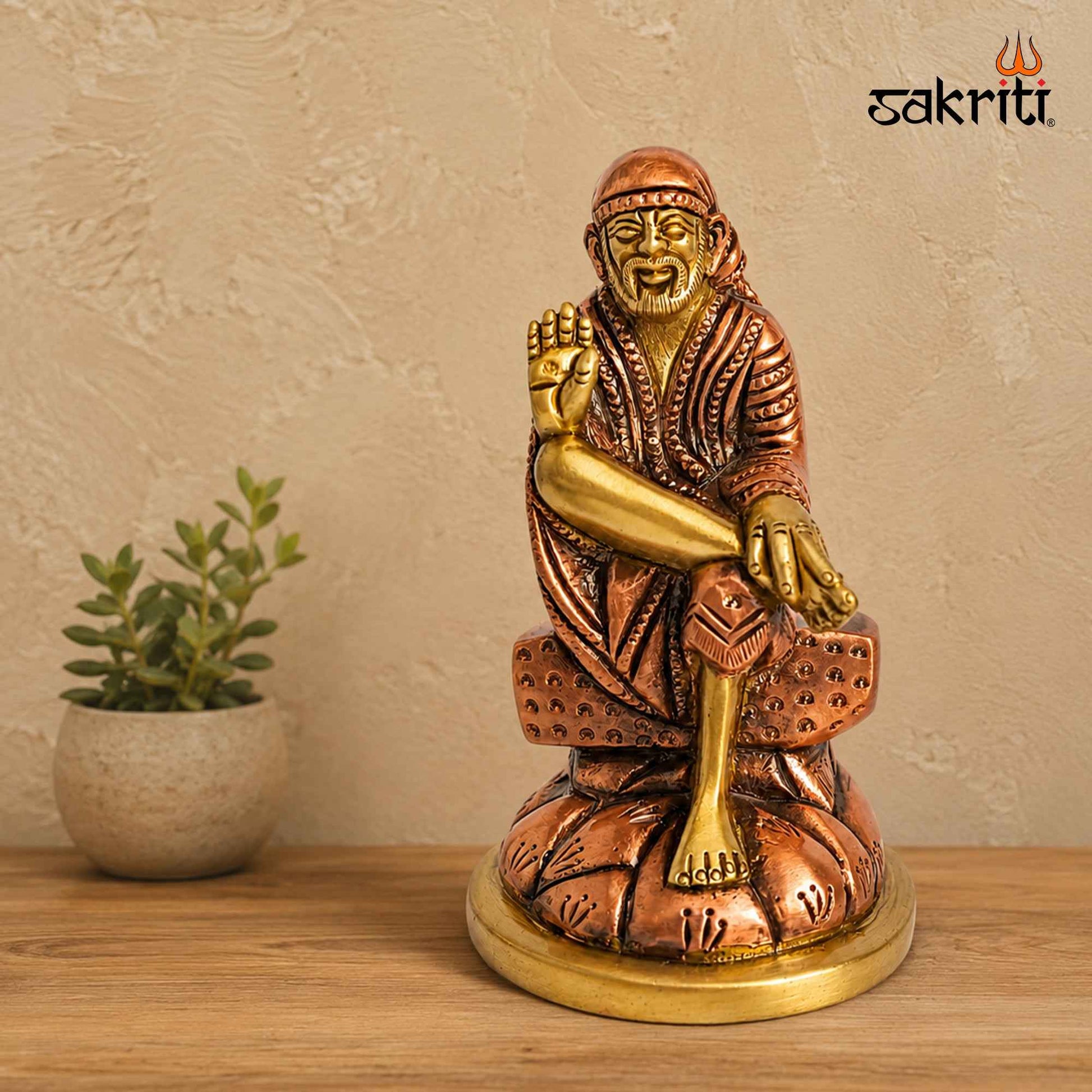Sacred Needs Brass Sai Baba Idol – 4.5 Inch (11.4 cm) Height | Shirdi Sai Baba Statue for Pooja Room, Home Temple, Office & Spiritual Décor