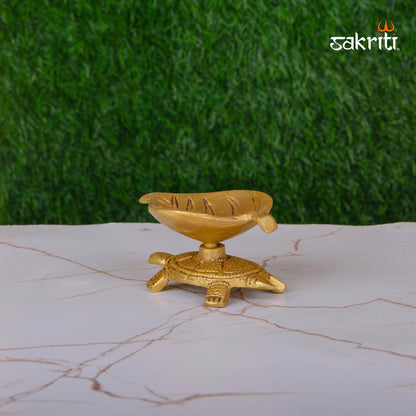 Brass Tortoise Leaf Vilakku – 1.4 Inch | Compact Brass Diya with Turtle Base for Wealth & Vastu