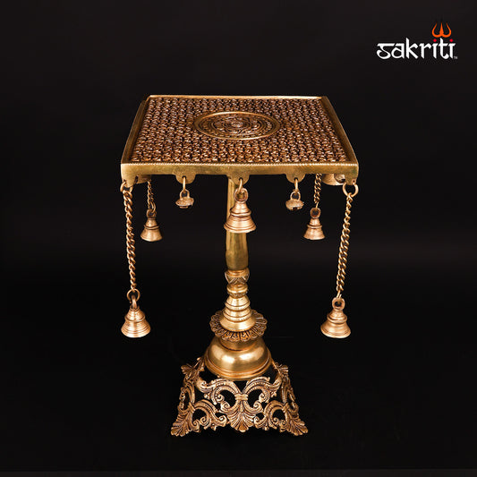 BRASS TABLE/STAND