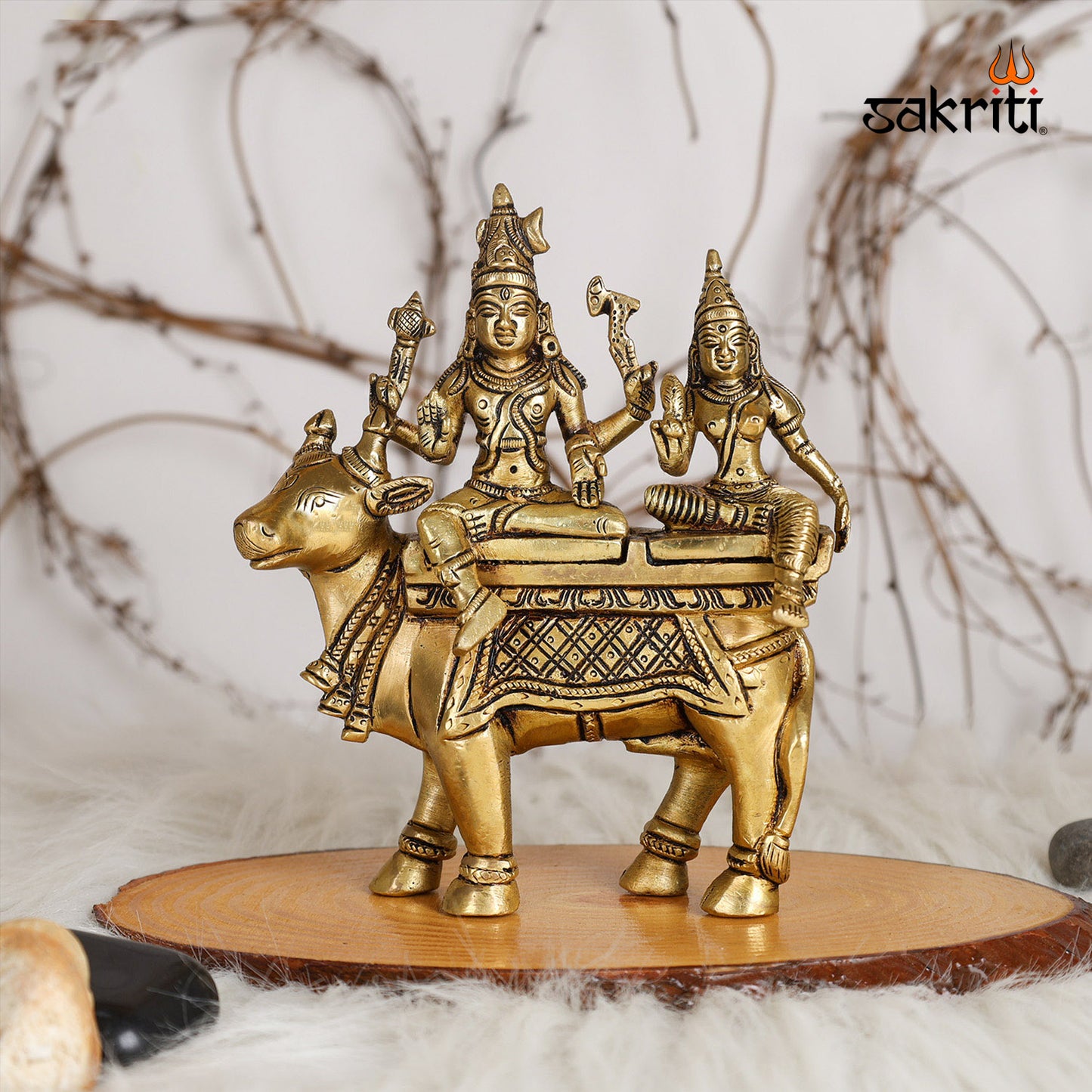 Single solid Idol of Pradosha murthy / Shiva Parvati / Uma maheshwara in Brass 2.5Kg in weight and 8.7 inches in height.