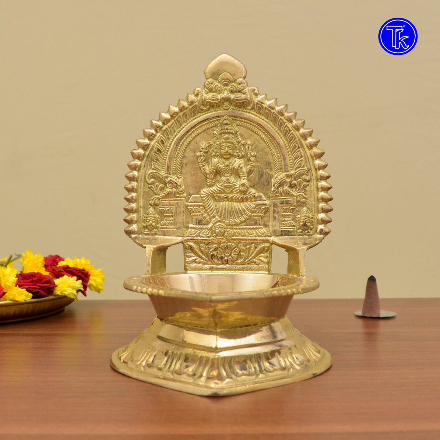 Brass Kanchi Kamakshi Vilakku – 7.2 Inch Shakti Deepam for Home Pooja and Rituals