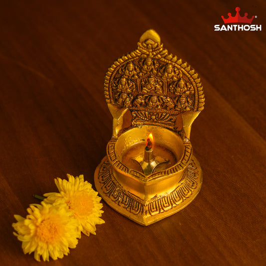 Sacred Needs Brass Thiri Stand / Wick Holder – 0.8 Inch (2 cm) Height | Traditional Brass Wick Holder for Oil Lamps, Diya & Pooja Rituals